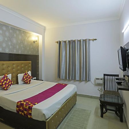 Airport Samara Inn Нью-Дели Экстерьер фото