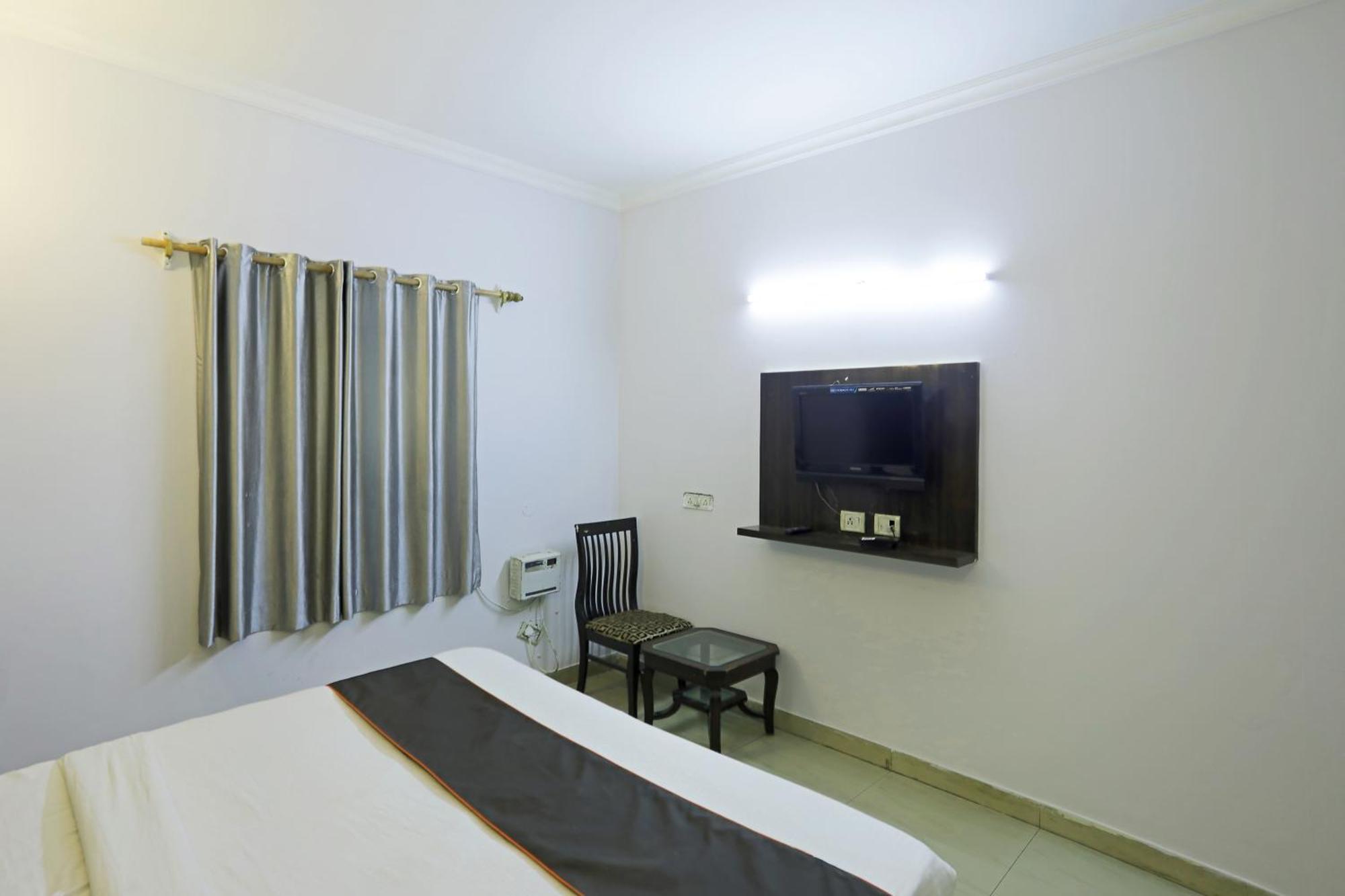 Airport Samara Inn Нью-Дели Экстерьер фото