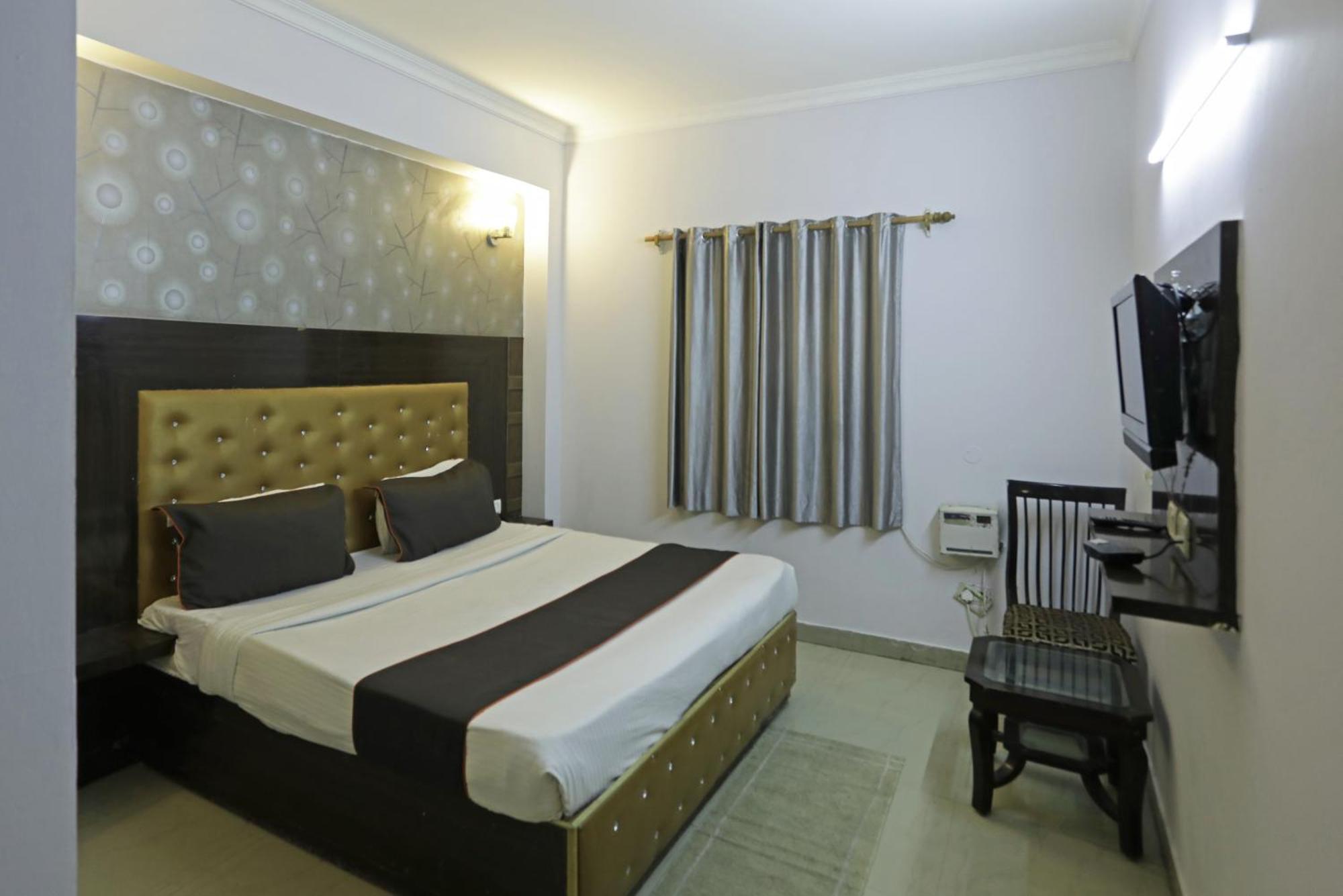 Airport Samara Inn Нью-Дели Экстерьер фото